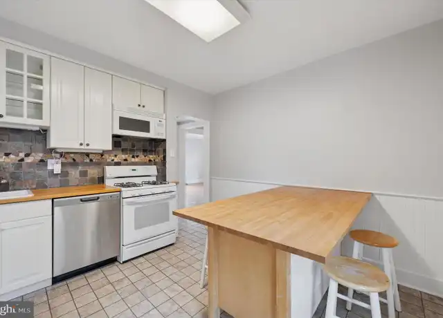 Property at 457 W Lancaster Ave Unit C, Haverford, PA, 19041, 2 beds, 1.5 baths, [object Object]
