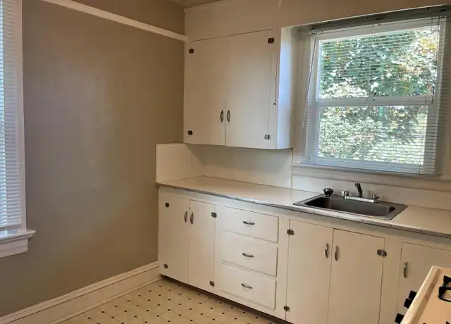 Property at 2005-2007 SE Salmon St Unit B, Portland, OR, 97214, 0 beds, 1 bath, [object Object]