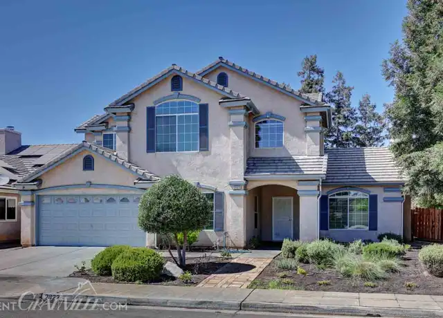 Property at 2822 E Granada Ave, Fresno, CA, 93720, 5 beds, 3 baths, [object Object]