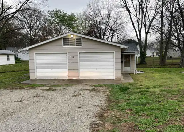 Property at 710 N Ash St, Nevada, MO, 64772, 1 bed, 1 bath, [object Object]