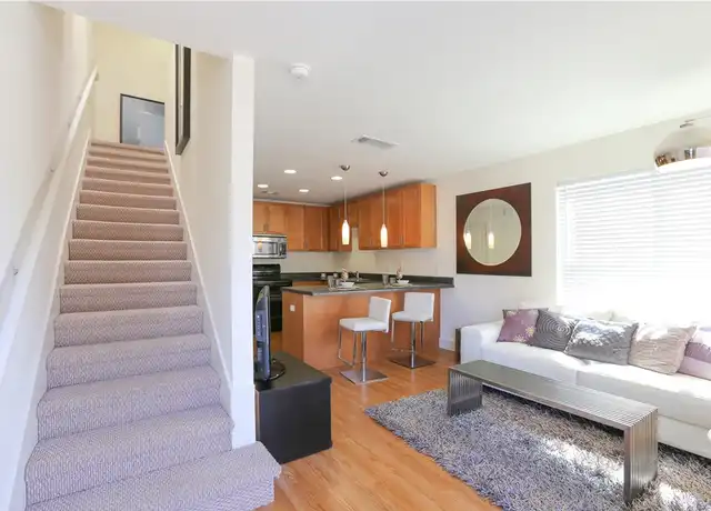 Property at 711 W 32nd St, Austin, TX, 78705, 1 bed, 1 bath, [object Object]