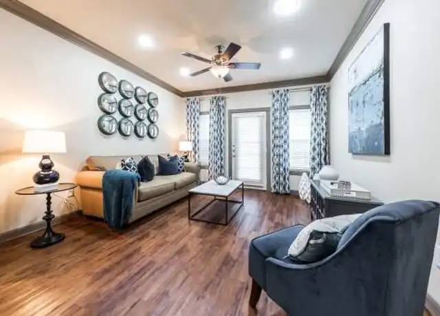 Property at 2400 Fountain View Dr Unit 2150, Houston, TX, 77057, 2 beds, 2 baths, [object Object]