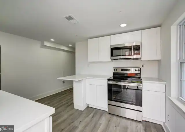 Property at 211 E Union St Unit 6, Burlington, NJ, 08016, 3 beds, 2 baths, [object Object]