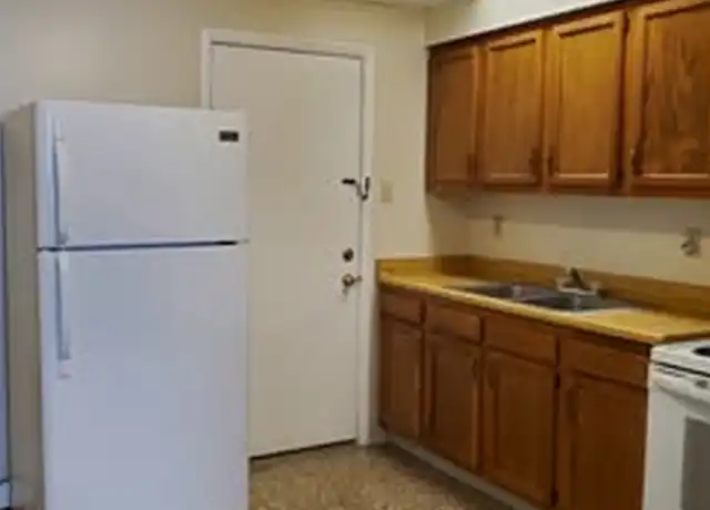 Property at 898 Duss Ave Unit 10, Ambridge, PA, 15003, 2 beds, 1 bath, [object Object]