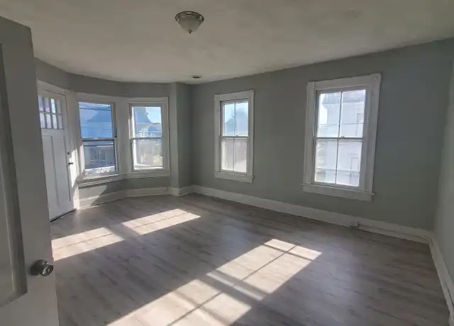 Property at 246 Hatton St Unit B, Portsmouth, VA, 23704, 3 beds, 1 bath, [object Object]
