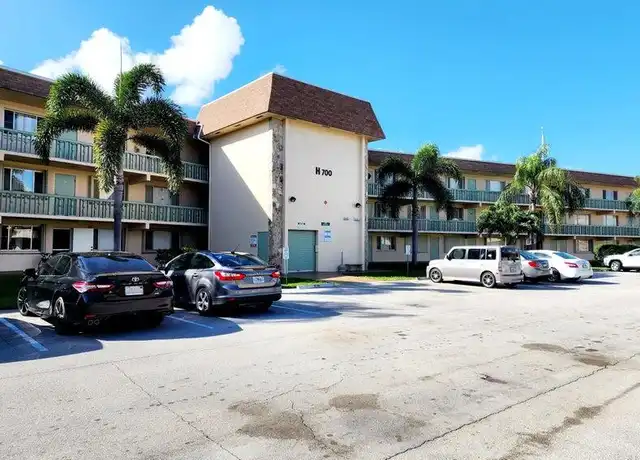 Property at 700 Village Green Ct #106, Palm Springs, FL, 33461, 1 bed, 1.5 baths, [object Object]