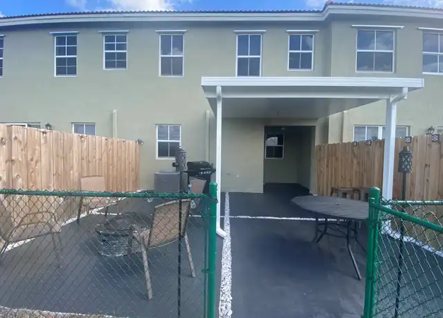 Property at 1442 SE 23rd Ter, Homestead, FL, 33035, 3 beds, 2.5 baths, [object Object]