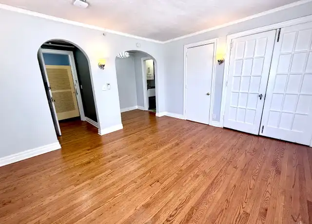 Property at 2420 1/2 N Robinson Ave Unit 03, Oklahoma City, OK, 73103, 0 beds, 1 bath, [object Object]