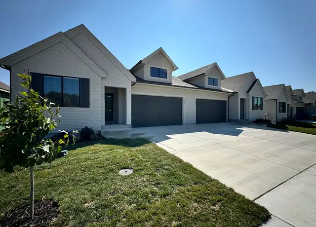 Property at 1421 SW Winthrop Dr, Lee's Summit, MO, 64081, 4 beds, 3 baths, [object Object]