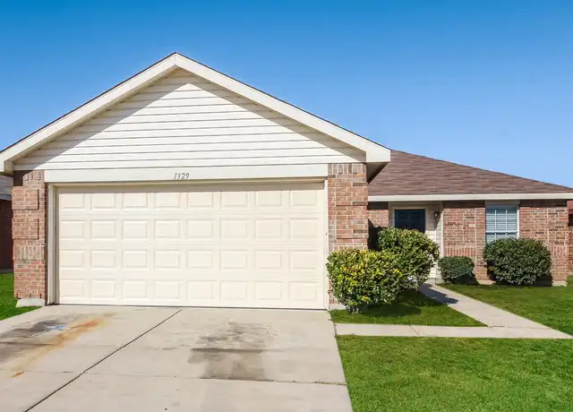 Property at 1329 Castle Ridge Rd, Fort Worth, TX, 76140, 3 beds, 2 baths, [object Object]