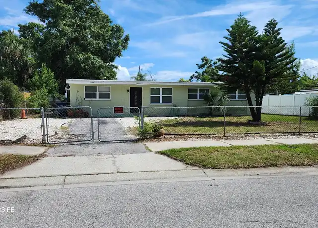 Property at 4014 W Mango Ave, Tampa, FL, 33616, 4 beds, 2 baths, [object Object]