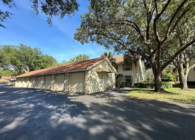 Property at 241 Robin Hood Cir Unit 204, Naples, FL, 34104, 2 beds, 2 baths, [object Object]
