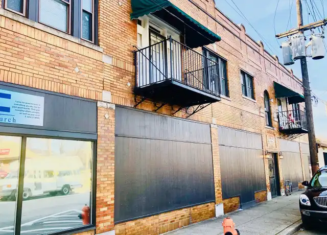 Property at 334 E Oak St Unit 3, Louisville, KY, 40203, 1 bed, 1 bath, [object Object]