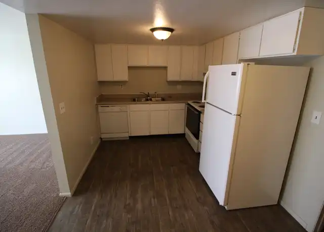 Property at 175 S Main St Unit 1, Farmington, UT, 84025, 2 beds, 1 bath, [object Object]