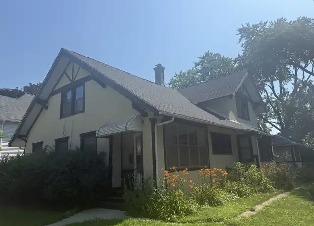 Property at 323 North West St Unit B, Waukegan, IL, 60085, 3 beds, 2 baths, [object Object]