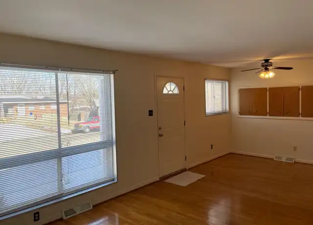 Property at 2010 Hazelwood Dr, Columbia, MO, 65201, 3 beds, 1 bath, [object Object]
