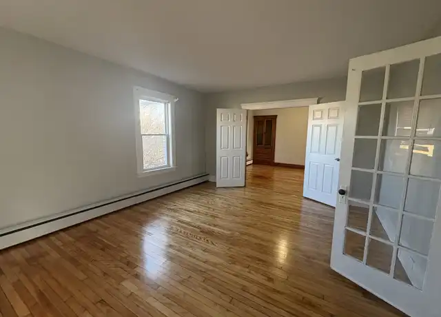 Property at 1425 Main St Unit 1, Worcester, MA, 01603, 2 beds, 1 bath, [object Object]