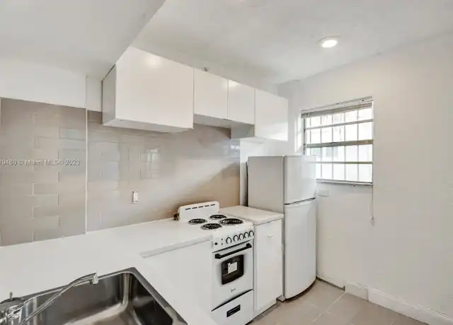 Property at 542 NW 8th St, Miami, FL, 33136, 1 bed, 1 bath, [object Object]
