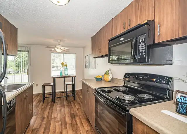 Property at Waterford West - 1040 Huntington Hill Dr, Manchester, MO, 63021, 1-2 bed, 1-2 bath, [object Object]