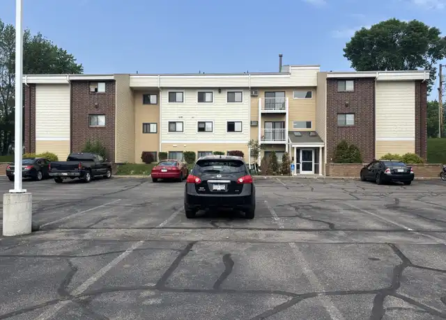 Property at 500 12th St S Unit 103, St Cloud, MN, 56301, 4 beds, 1.5 baths, [object Object]