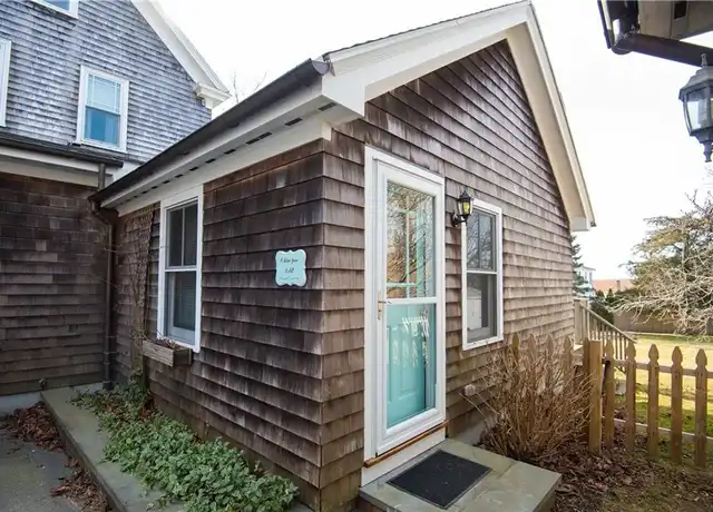 Property at 281 Wolcott Ave Unit 2, Middletown, RI, 02842, 1 bed, 1 bath, [object Object]