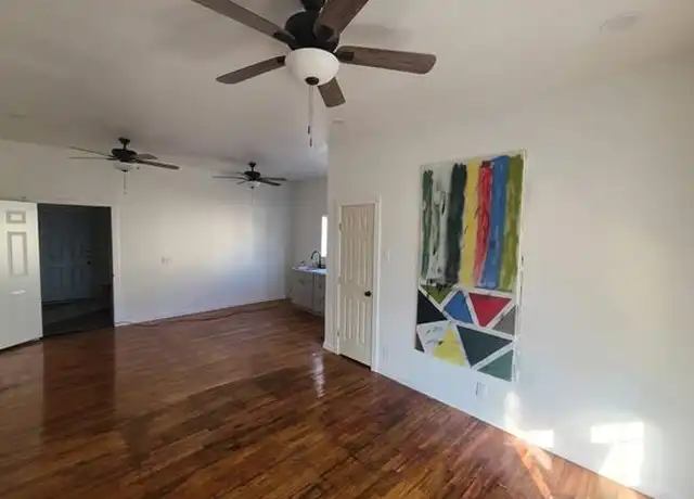 Property at 439 W Pembroke Ave, Dallas, TX, 75208, 2 beds, 1 bath, [object Object]