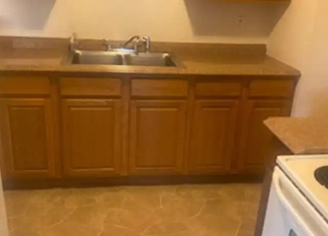 Property at 425 6th Ave Unit 2, Menominee, MI, 49858, 2 beds, 1 bath, [object Object]