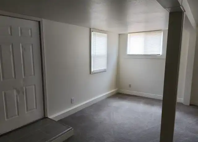 Property at 789 W 11th Ave Unit B, Eugene, OR, 97402, 1 bed, 1 bath, [object Object]