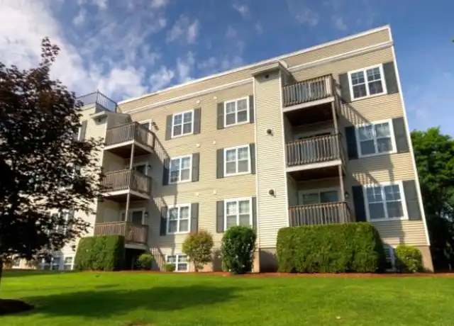 Property at 39 Carl St, Lowell, MA, 01851, 1 bed, 1 bath, [object Object]
