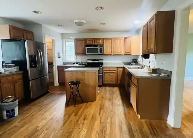 Property at 24 Cross St, Danbury, CT, 06810, 3 beds, 1.5 baths, [object Object]