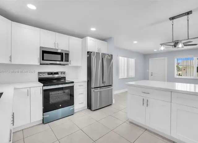Property at 365 Phippen Waiters Rd Unit 1, Dania Beach, FL, 33004, 2 beds, 1 bath, [object Object]
