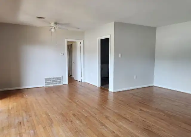 Property at 2905 W Mercury Blvd Unit 21, Hampton, VA, 23666, 1 bed, 1 bath, [object Object]