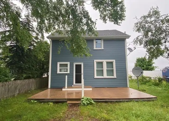 Property at 86 Bluff Ave, Warwick, RI, 02889, 3 beds, 2 baths, [object Object]