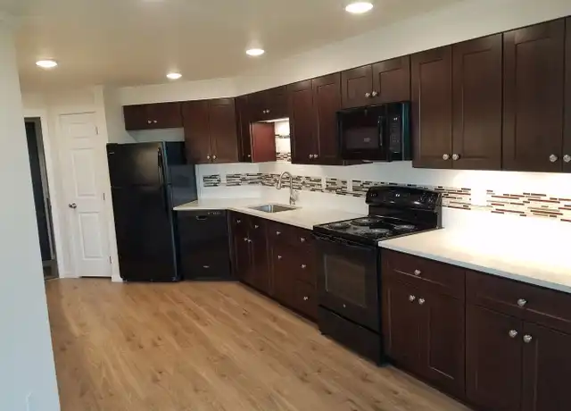 Property at 139 W Gray Ct Unit 310, Spokane, WA, 99205, 2 beds, 1 bath, [object Object]