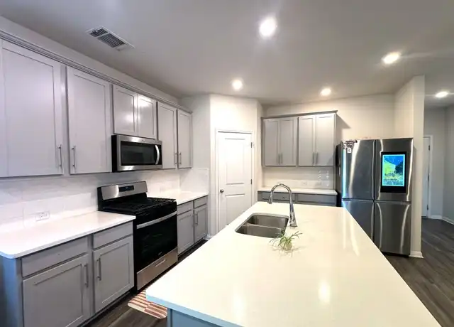 Property at 929 Main St, Hutto, TX, 78634, 5 beds, 2.5 baths, [object Object]