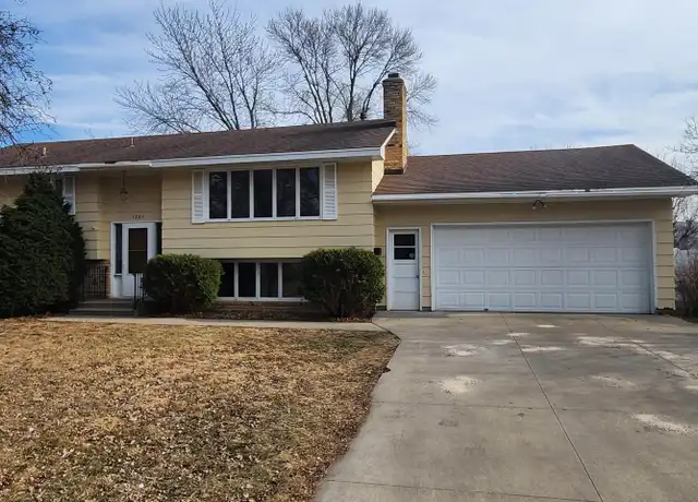 Property at 1227 Prairie St, Chaska, MN, 55318, 4 beds, 2 baths, [object Object]