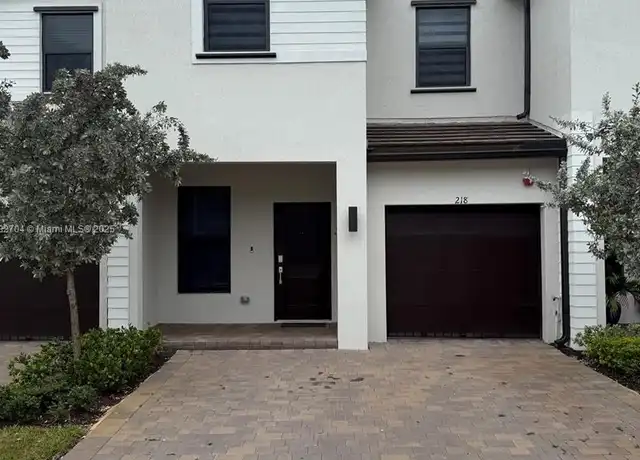 Property at 218 SW 159th Ct, Pembroke Pines, FL, 33027, 3 beds, 2.5 baths, [object Object]