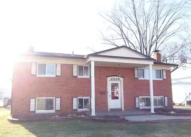 Property at 2528 Koper Dr, Sterling Heights, MI, 48310, 3 beds, 1 bath, [object Object]