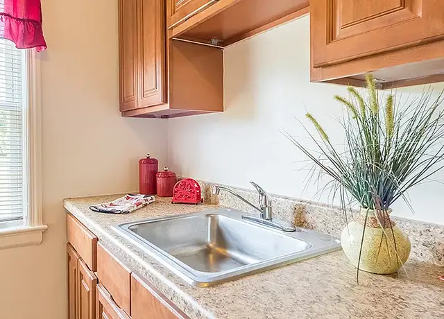 Photo of 17 Manor Rd, Akron, OH 44313