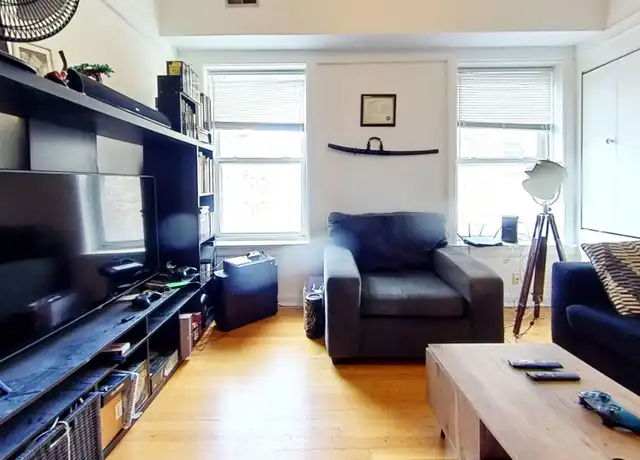 Property at 4649 Malden St Unit 4649 2E, Chicago, IL, 60640, 1 bed, 1 bath, [object Object]