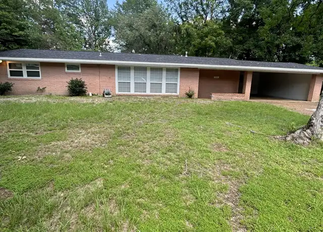 Property at 1307 S 12th St, Leesville, LA, 71446, 3 beds, 2 baths, [object Object]