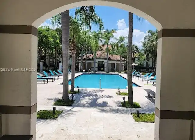 Property at 640 S Park Rd Unit 15-4, Hollywood, FL, 33021, 2 beds, 2 baths, [object Object]