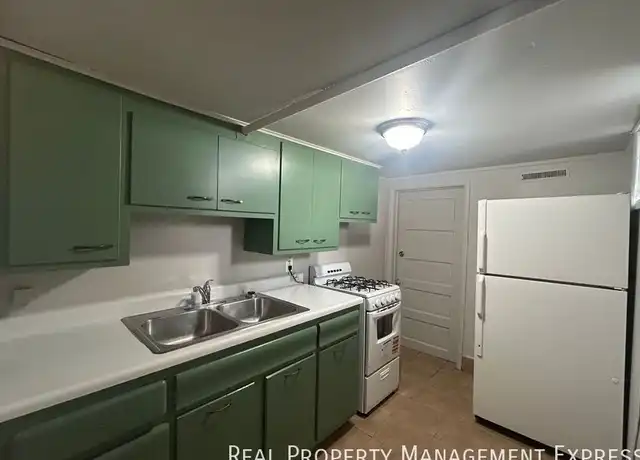 Property at 1515 S Norton Ave, Sioux Falls, SD, 57105, 0 beds, 1 bath, [object Object]
