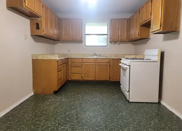 Property at 201 E Dullnig Ct, San Antonio, TX, 78223, 1 bed, 1 bath, [object Object]