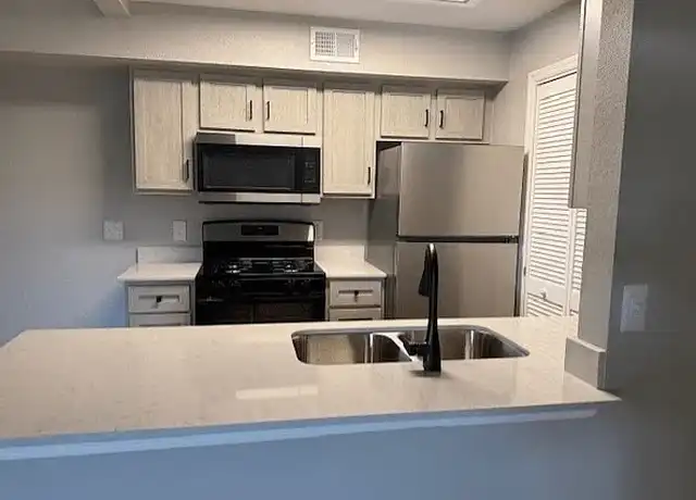 Property at 11200 Isle of Waterbridge, Orlando, FL, 32837, 1-3 bed, 1-2 bath, [object Object]