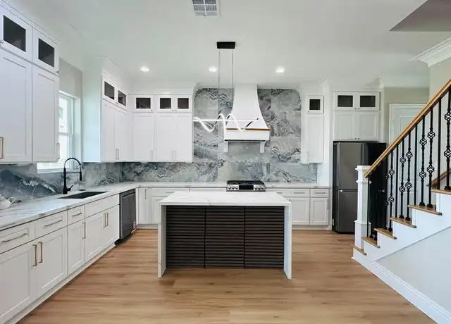 Property at 4 Saddlebunch, Hitchcock, TX, 77563, 4 beds, 4.5 baths, [object Object]