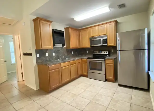 Property at 10521 Tanyard Rd Unit LG, Willis, TX, 77378, 2 beds, 1 bath, [object Object]