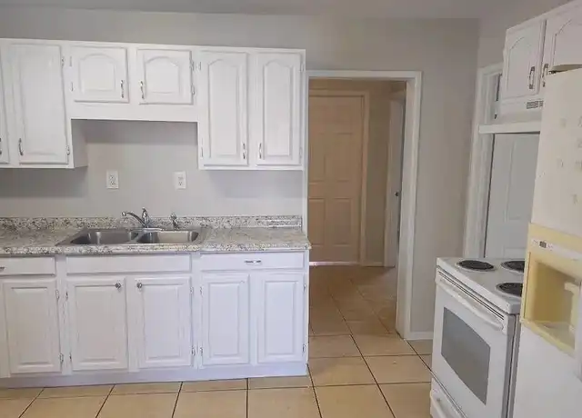 Property at 141 E Ash Ave, Casa Grande, AZ, 85122, 3 beds, 1 bath, [object Object]