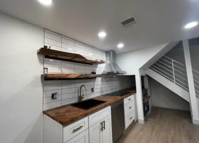 Property at 1610 Rodman St, Philadelphia, PA, 19146, 2 beds, 1 bath, [object Object]