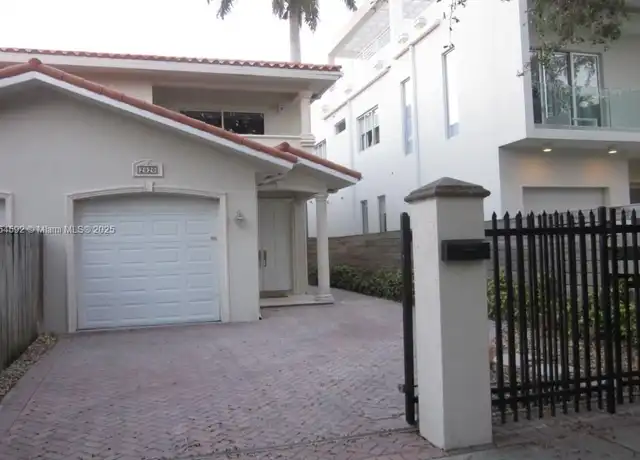 Property at 2920 Catalina St #2920, Miami, FL, 33133, 3 beds, 2.5 baths, [object Object]
